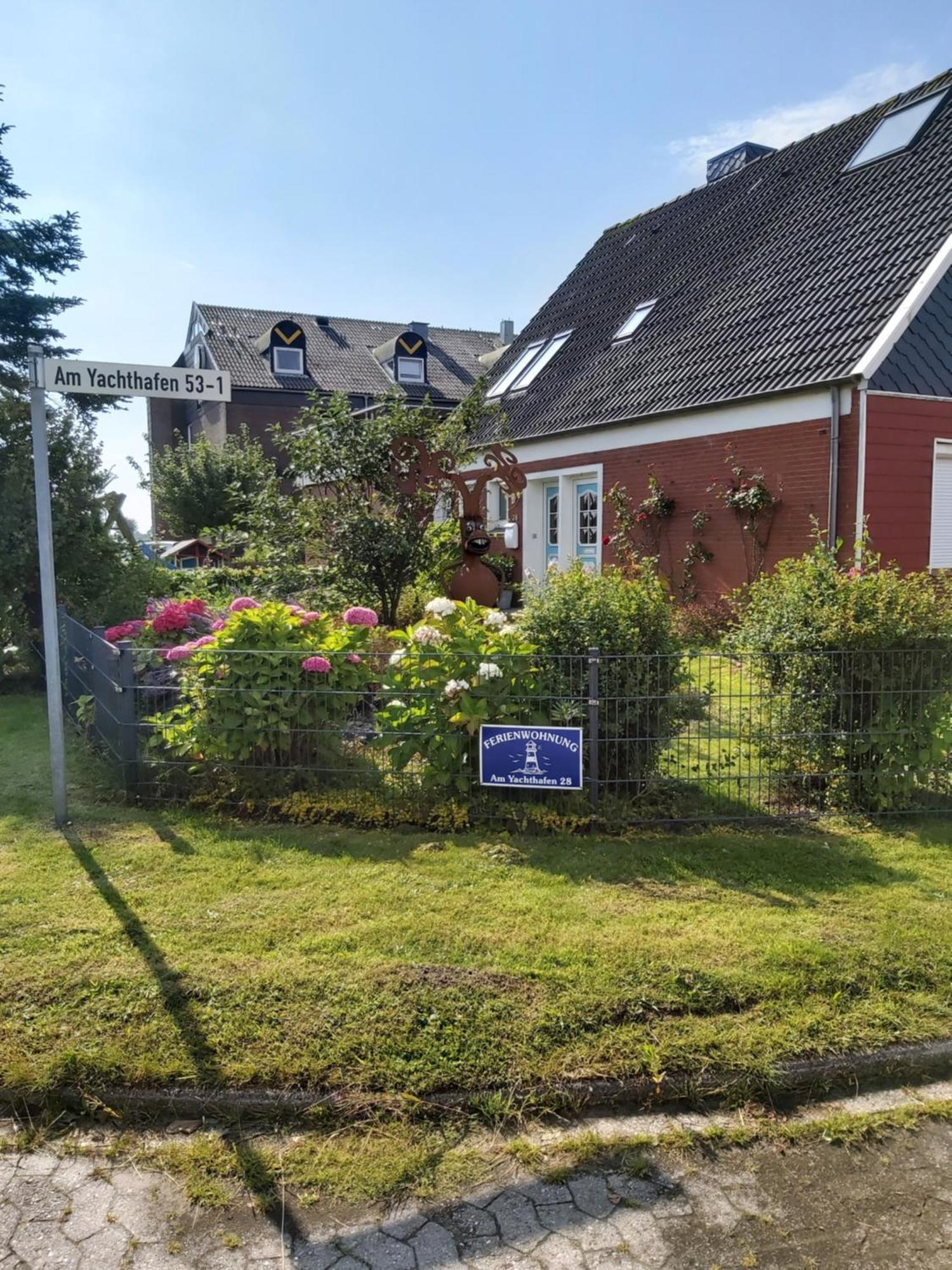 Ferienwohnung Yachthafen De Lorenzo Carolinensiel Exterior foto